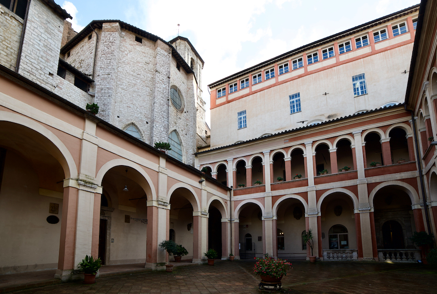 Perugia_chiostro2.jpg