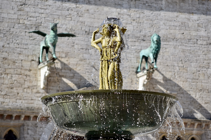 Perugia_fontana1.jpg